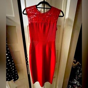 MIDI lace top London times dress with lovely lines dress amazing rich red color